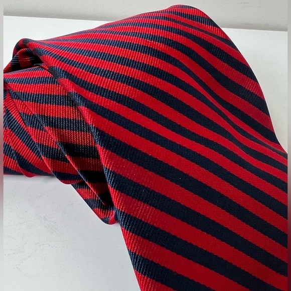 Brooks Brothers Woven in England Mads in USA Classic Red and Navy Power Tie - Picture 3 of 10